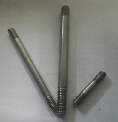 スタッドボルト